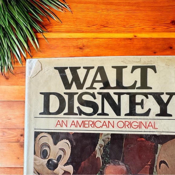 Walt Disney: An American Original by Bob Thomas – 1976 Hardcover - Picture 3 of 13